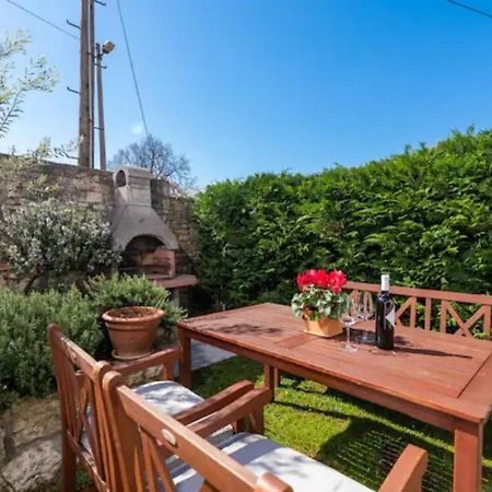 Apartment With Whirlpool And Bbq Near Porec Baderna Екстер'єр фото