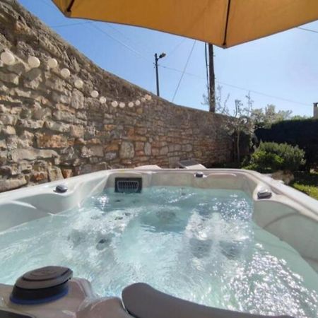 Apartment With Whirlpool And Bbq Near Porec Baderna Екстер'єр фото