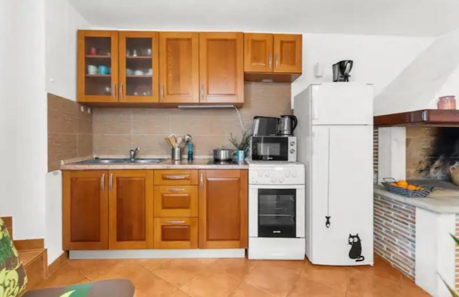 Apartment With Whirlpool And Bbq Near Porec Baderna Екстер'єр фото